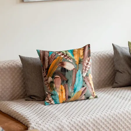 Cozy In The Center By Renters Apartment